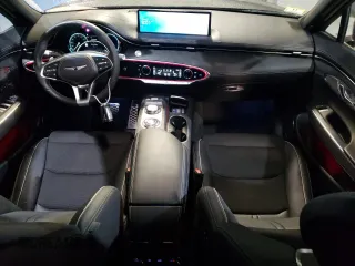 2024 Genesis GV70 2.5T z VIN 5NMMADTB8RH005981, wystawiony jako Copart lot #49801995 z przebiegiem 7 497 mil mil oraz Szkoda całkowita • Salvage title. Historia ofert i sprzedaży dostępna na DreamBid. Obrazek 8.