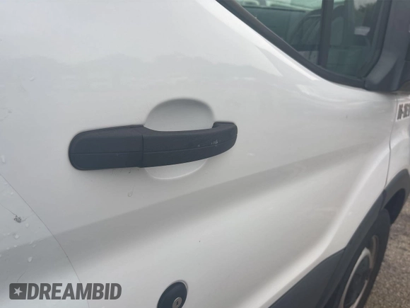 2018 Ford Transit z VIN 1FTYE1CM4JKB42317, wystawiony jako IAAI lot #42558333 z przebiegiem 204 042 mil mil oraz . Historia ofert i sprzedaży dostępna na DreamBid. Obrazek 23.