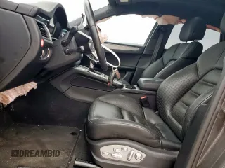 2018 Porsche Macan Turbo z VIN WP1AF2A51JLB71315, wystawiony jako Copart lot #45005505 z przebiegiem 44 447 mil mil oraz Szkoda całkowita • Salvage title. Historia ofert i sprzedaży dostępna na DreamBid. Obrazek 7.