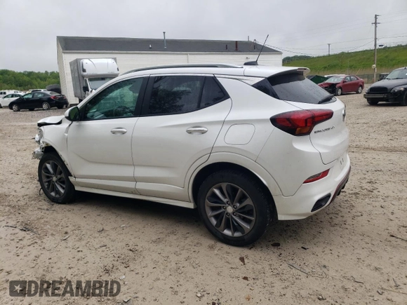2022 Buick Encore GX Select z VIN KL4MMDSL1NB145896, wystawiony jako Copart lot #58704025 z przebiegiem 14 108 mil mil oraz Szkoda całkowita • Salvage title. Historia ofert i sprzedaży dostępna na DreamBid. Obrazek 2.