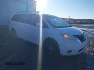 2012 Toyota Sienna XLE with VIN 5TDDK3DC4CS042464, listed as a IAAI auction lot 41199300 with 143,677 mi miles. Bid and sale history available at carsss.com. Image 1.