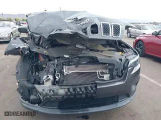 2019 Jeep Cherokee Latitude Plus with VIN 1C4PJLLN3KD119578, listed as a IAAI auction lot 41902155 with 80,556 mi miles. Bid and sale history available at carsss.com. Image 12.