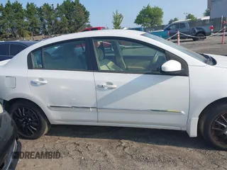 2011 Nissan Sentra 2.0 z VIN 3N1AB6AP0BL678737, wystawiony jako IAAI lot #41773731 z przebiegiem 163 316 mil mil oraz . Historia ofert i sprzedaży dostępna na DreamBid. Obrazek 14.