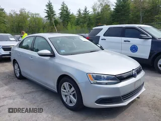2013 Volkswagen Jetta Hybrid SE z VIN 3VW637AJXDM230890, wystawiony jako IAAI lot #42259403 z przebiegiem 117 264 mil mil oraz . Historia ofert i sprzedaży dostępna na DreamBid. Obrazek 1.