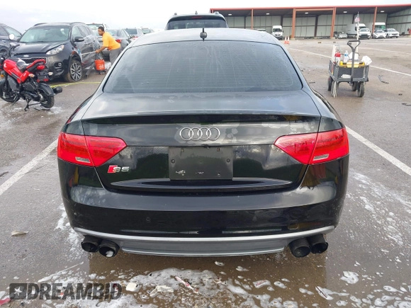 2015 Audi S5 Premium Plus z VIN WAUCGAFR8FA051492, wystawiony jako IAAI lot #42148388 z przebiegiem 109 671 mil mil oraz . Historia ofert i sprzedaży dostępna na DreamBid. Obrazek 16.