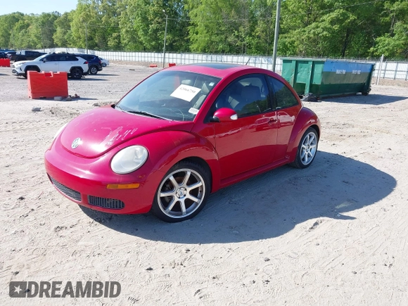 2006 Volkswagen New Beetle Coupe with VIN 3VWRW31C86M414081, listed as a IAAI auction lot 42066750 with 185,904 mi miles. Bid and sale history available at carsss.com. Image 2.