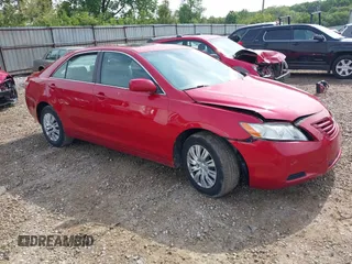 2007 Toyota Camry CE z VIN 4T1BE46K17U047708, wystawiony jako IAAI lot #42377168 z przebiegiem 177 695 mil mil oraz . Historia ofert i sprzedaży dostępna na DreamBid. Obrazek 1.