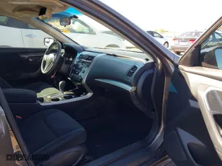 2014 Nissan Altima 2.5 with VIN 1N4AL3AP6EN363055, listed as a IAAI auction lot 41862163 with 153,635 mi miles. Bid and sale history available at carsss.com. Image 5.