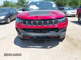 2025 Jeep Compass Trailhawk with VIN 3C4NJDDNXST551154, listed as a IAAI auction lot 42573595 with 4,392 mi miles and . Bid and sale history available at DreamBid. Image 6.