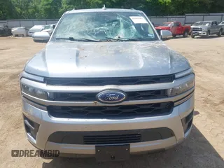 2022 Ford Expedition XLT z VIN 1FMJU1HTXNEA49452, wystawiony jako IAAI lot #41981687 z przebiegiem 42 396 mil mil oraz . Historia ofert i sprzedaży dostępna na DreamBid. Obrazek 6.