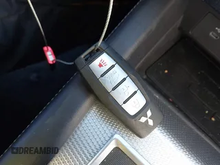 2022 Mitsubishi Outlander SEL z VIN JA4J4VA83NZ088131, wystawiony jako IAAI lot #41401945 z przebiegiem 15 617 mil mil oraz . Historia ofert i sprzedaży dostępna na DreamBid. Obrazek 11.