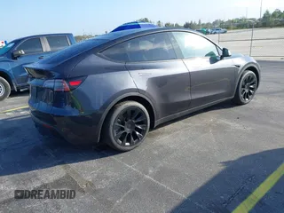 2024 Tesla Model Y с VIN 7SAYGDED4RF097142, выставлен на аукционе IAAI как лот 41484729 с пробегом 20 миль миль и . История ставок и продаж доступна на DreamBid. Изображение 4.