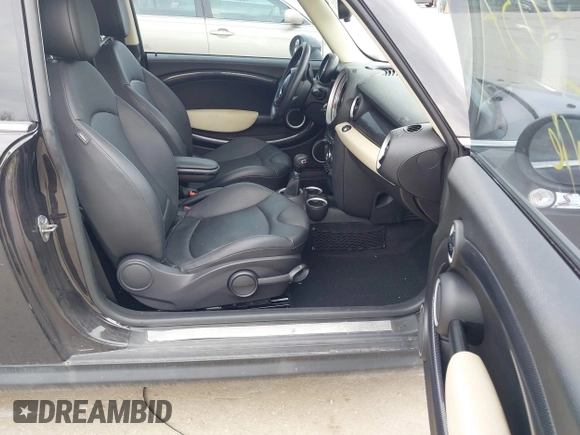 2013 MINI Hardtop S z VIN WMWSV3C51DT393480, wystawiony jako IAAI lot #41875837 z przebiegiem 117 157 mil mil oraz . Historia ofert i sprzedaży dostępna na DreamBid. Obrazek 5.