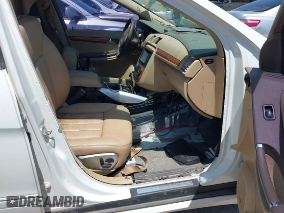 2008 Mercedes-Benz R 3.5L with VIN 4JGCB56E58A064690, listed as a IAAI auction lot 42522618 with 186,147 mi miles and . Bid and sale history available at DreamBid. Image 5.