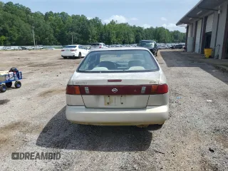 1996 Nissan Sentra XE z VIN 3N1AB41DXTL004753, wystawiony jako Copart lot #47585125 z przebiegiem 239 957 mil mil oraz Szkoda całkowita • Salvage title. Historia ofert i sprzedaży dostępna na DreamBid. Obrazek 6.