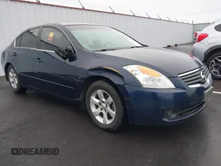 2007 Nissan Altima 2.5 with VIN 1N4AL21E77N414753, listed as a IAAI auction lot 41154515 with 182,798 mi miles. Bid and sale history available at carsss.com. Image 1.