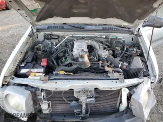 2002 Nissan Xterra SE SC with VIN 5N1MD28Y62C589855, listed as a Copart auction lot 43076575 with 200,216 mi miles and Salvage Title. Bid and sale history available at carsss.com. Image 14.