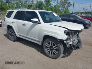 2017 Toyota 4Runner SR5 z VIN JTEBU5JR3H5434785, wystawiony jako IAAI lot #42064372 z przebiegiem 125 657 mil mil oraz . Historia ofert i sprzedaży dostępna na DreamBid. Obrazek 1.