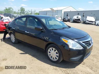 2019 Nissan Versa SV z VIN 3N1CN7APXKL809050, wystawiony jako IAAI lot #42291634 z przebiegiem 118 265 mil mil oraz . Historia ofert i sprzedaży dostępna na DreamBid. Obrazek 1.