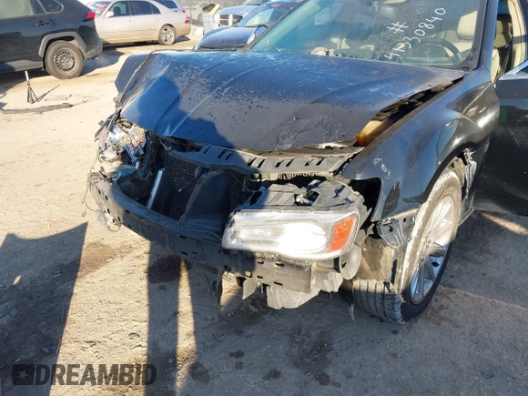 2011 Chrysler 300 Limited with VIN 2C3CA5CG2BH598580, listed as a IAAI auction lot 41330840 with 185,821 mi miles. Bid and sale history available at carsss.com. Image 6.