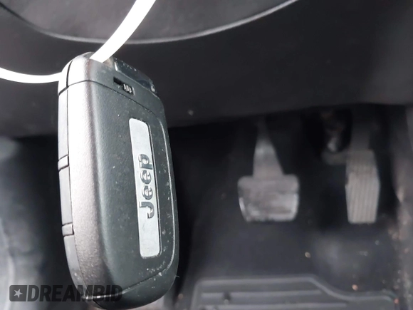 2017 Jeep Renegade Latitude with VIN ZACCJABB2HPG16741, listed as a IAAI auction lot 41746500 with 36,619 mi miles. Bid and sale history available at carsss.com. Image 11.