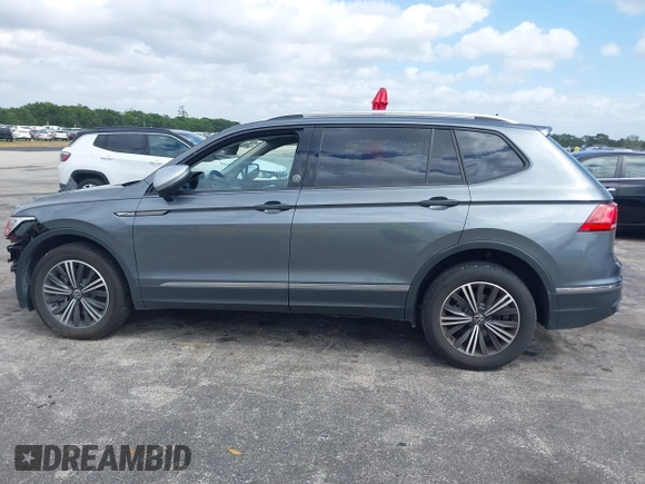 2024 Volkswagen Tiguan Wolfsburg Edition z VIN 3VV6B7AX3RM228613, wystawiony jako IAAI lot #41904996 z przebiegiem 3 129 mil mil oraz . Historia ofert i sprzedaży dostępna na DreamBid. Obrazek 15.