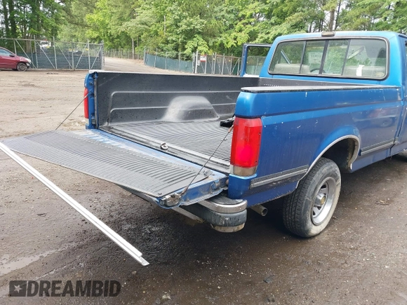 1990 Ford F-150 z VIN 1FTEF15N5LNB22374, wystawiony jako IAAI lot #42443032 z przebiegiem 97 868 mil mil oraz . Historia ofert i sprzedaży dostępna na DreamBid. Obrazek 8.