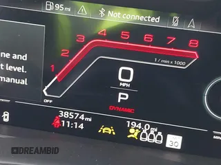 2021 Audi RS Q8 z VIN WU1ARBF18MD040611, wystawiony jako IAAI lot #41582268 z przebiegiem 38 574 mil mil oraz . Historia ofert i sprzedaży dostępna na DreamBid. Obrazek 16.