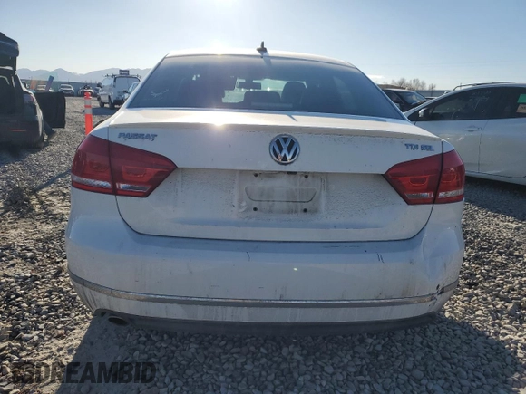 2014 Volkswagen Passat SEL Premium z VIN 1VWCN7A30EC100232, wystawiony jako Copart lot #48228355 z przebiegiem 127 832 mil mil oraz Szkoda całkowita • Salvage title. Historia ofert i sprzedaży dostępna na DreamBid. Obrazek 6.