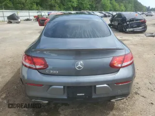 2018 Mercedes-Benz C 300 z VIN WDDWJ4JB5JF750528, wystawiony jako Copart lot #52203115 z przebiegiem 83 409 mil mil oraz Szkoda całkowita • Salvage title. Historia ofert i sprzedaży dostępna na DreamBid. Obrazek 6.
