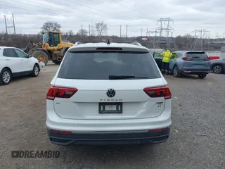 2023 Volkswagen Tiguan SE z VIN 3VV2B7AX8PM062519, wystawiony jako IAAI lot #41541819 z przebiegiem 93 873 mil mil oraz . Historia ofert i sprzedaży dostępna na DreamBid. Obrazek 16.