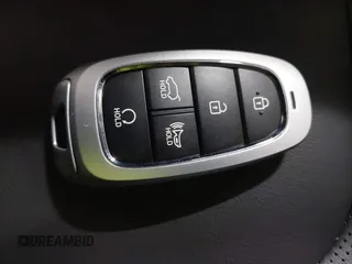 2025 Hyundai Palisade SEL z VIN KM8R2DGE7SU929300, wystawiony jako IAAI lot #42500305 z przebiegiem 1 842 mil mil oraz . Historia ofert i sprzedaży dostępna na DreamBid. Obrazek 11.