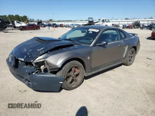 2002 Ford Mustang GT Deluxe with VIN 1FAFP42X82F110419, listed as a Copart auction lot 45711775 with 186,788 mi miles and Salvage Title. Bid and sale history available at carsss.com. Image 1.