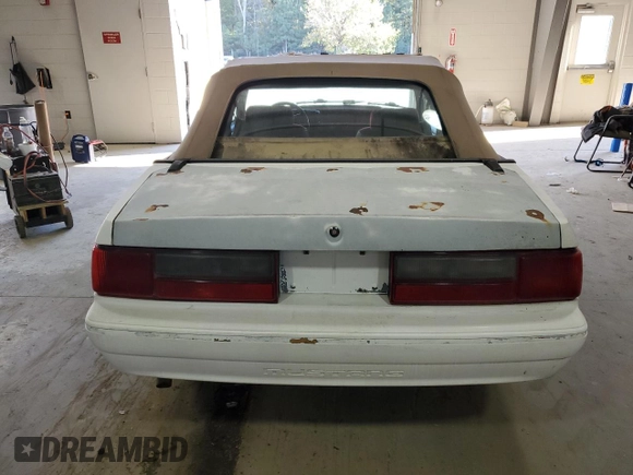 1993 Ford Mustang с VIN 1FACP44M2PF125589, выставлен на аукционе Copart как лот 75556214 с пробегом 46 567 миль миль и Чистый • Clean title. История ставок и продаж доступна на DreamBid. Изображение 6.