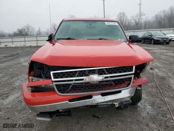 2006 Chevrolet Silverado 1500 LT1 with VIN 1GCEK19B26Z262939, listed as a Copart auction lot 43417725 with 201,800 mi miles and Salvage Title. Bid and sale history available at carsss.com. Image 5.