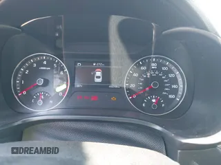 2023 Kia Forte LXS z VIN 3KPF24AD8PE624501, wystawiony jako IAAI lot #42376170 z przebiegiem 49 248 mil mil oraz . Historia ofert i sprzedaży dostępna na DreamBid. Obrazek 7.