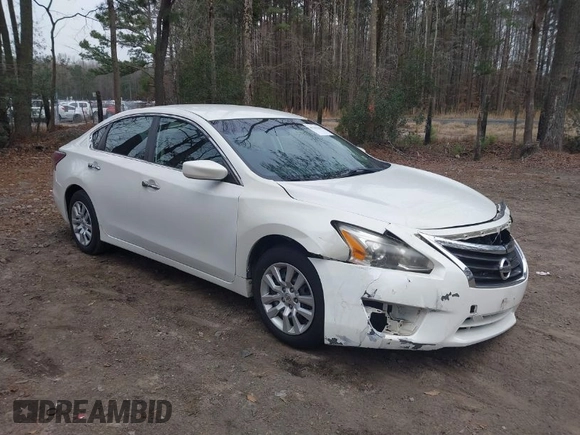 2014 Nissan Altima 2.5 S with VIN 1N4AL3AP2EN335771, listed as a IAAI auction lot 41202964 with 164,995 mi miles. Bid and sale history available at carsss.com. Image 1.