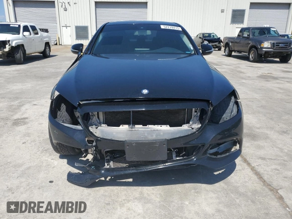 2015 Mercedes-Benz C 300 z VIN 55SWF4JB8FU050489, wystawiony jako Copart lot #52278415 z przebiegiem 125 671 mil mil oraz Szkoda całkowita • Salvage title. Historia ofert i sprzedaży dostępna na DreamBid. Obrazek 5.