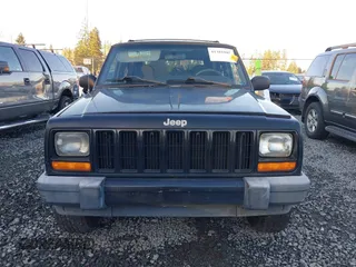 2000 Jeep Cherokee z VIN 1J4FF48S5YL260176, wystawiony jako IAAI lot #41381885 z przebiegiem Nie podano mil oraz . Historia ofert i sprzedaży dostępna na DreamBid. Obrazek 12.