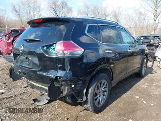 2015 Nissan Rogue SL with VIN 5N1AT2MV8FC899383, listed as a IAAI auction lot 38805565 with 95,236 mi miles and . Bid and sale history available at carsss.com. Image 4.