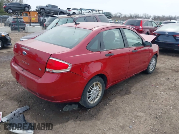 2009 Ford Focus SE z VIN 1FAHP35N69W197700, wystawiony jako IAAI lot #41834668 z przebiegiem 176 623 mil mil oraz . Historia ofert i sprzedaży dostępna na DreamBid. Obrazek 4.