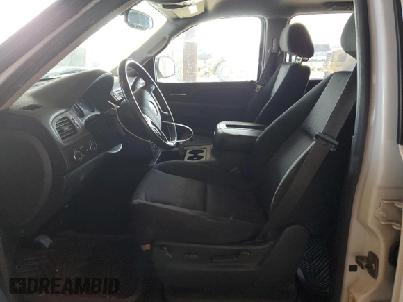2010 Chevrolet Suburban LS z VIN 1GNUKHE37AR172317, wystawiony jako Copart lot #58264205 z przebiegiem 171 390 mil mil oraz Czysty tytuł • Clean title. Historia ofert i sprzedaży dostępna na DreamBid. Obrazek 7.