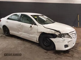 2011 Toyota Camry LE z VIN 4T1BF3EK0BU772878, wystawiony jako IAAI lot #42264913 z przebiegiem 177 820 mil mil oraz . Historia ofert i sprzedaży dostępna na DreamBid. Obrazek 6.