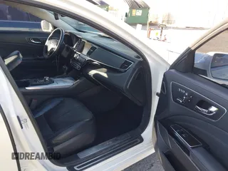 2015 Kia K900 Premium with VIN KNALU4D48F6026659, listed as a IAAI auction lot 41390604 with 70,955 mi miles. Bid and sale history available at carsss.com. Image 5.