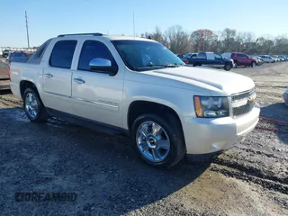 2010 Chevrolet Avalanche LTZ with VIN 3GNNCGE04AG125909, listed as a IAAI auction lot 41666145 with 92,395 mi miles and . Bid and sale history available at DreamBid. Image 1.