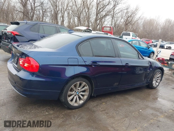 2011 BMW 3 Series 328i xDrive with VIN WBAPK7C58BF087877, listed as a IAAI auction lot 41250323 with 161,100 mi miles. Bid and sale history available at carsss.com. Image 13.