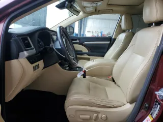 2017 Toyota Highlander XLE z VIN 5TDJZRFH8HS371458, wystawiony jako Copart lot #53861415 z przebiegiem 160 802 mil mil oraz Szkoda całkowita • Salvage title. Historia ofert i sprzedaży dostępna na DreamBid. Obrazek 7.
