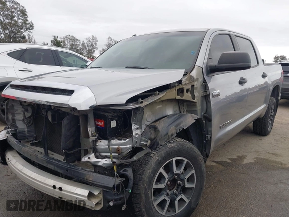 2017 Toyota Tundra 2WD SR5 with VIN 5TFEY5F15HX222712, listed as a IAAI auction lot 42064891 with 214,782 mi miles. Bid and sale history available at carsss.com. Image 6.