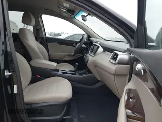 2018 Kia Sorento LX with VIN 5XYPG4A30JG384884, listed as a IAAI auction lot 41931992 with 140,919 mi miles. Bid and sale history available at carsss.com. Image 5.