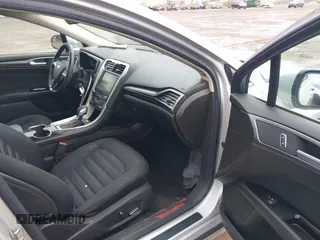 2016 Ford Fusion SE with VIN 3FA6P0HD2GR278556, listed as a IAAI auction lot 40749996 with 121,168 mi miles. Bid and sale history available at carsss.com. Image 5.